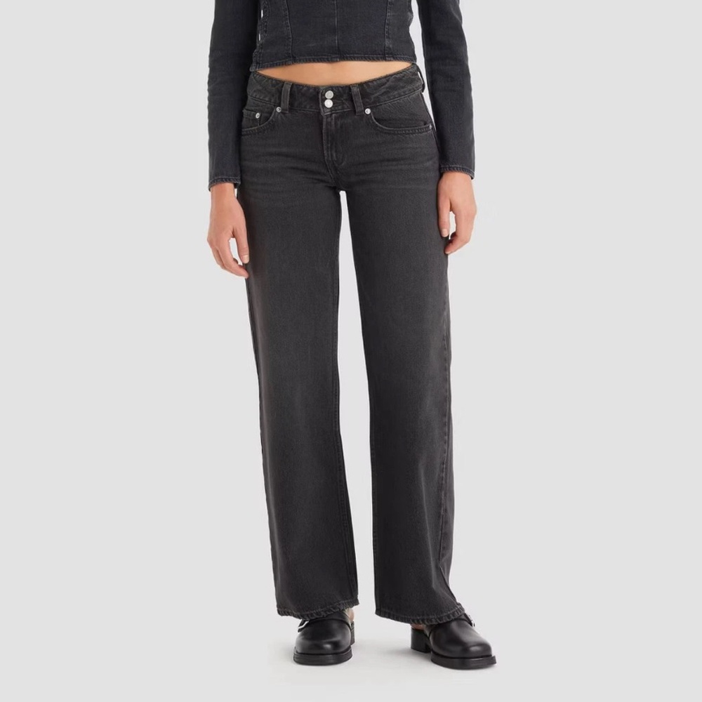 Levi's Women's Superlow Loose Jeans in size 30 and 32 in